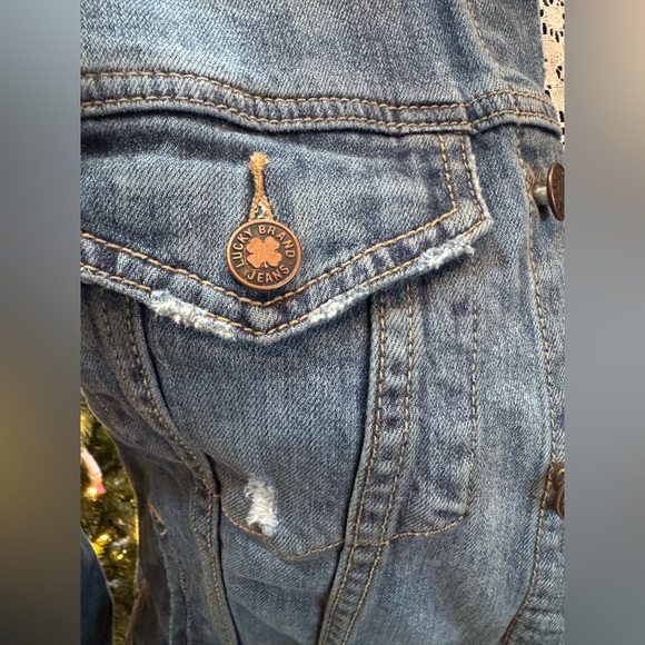 LUCKY BRAND JEAN JACKET. Tomboy trucker Jean jacket, like new. - Picture 2 of 7